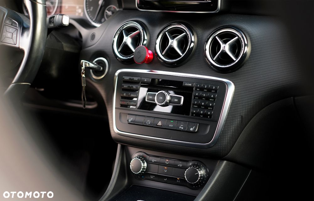 Mercedes-Benz Klasa A 180 7G-DCT - 25