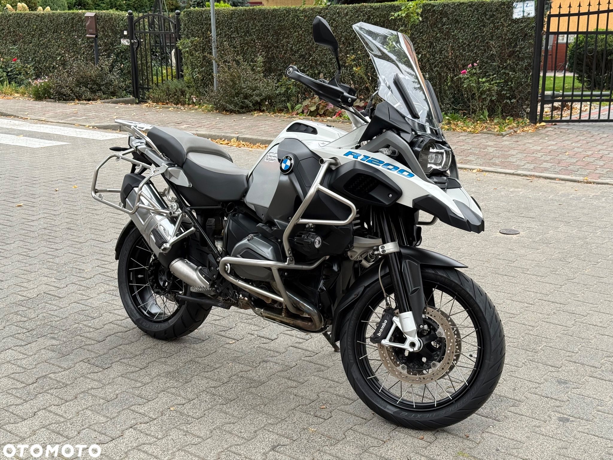BMW R - 1