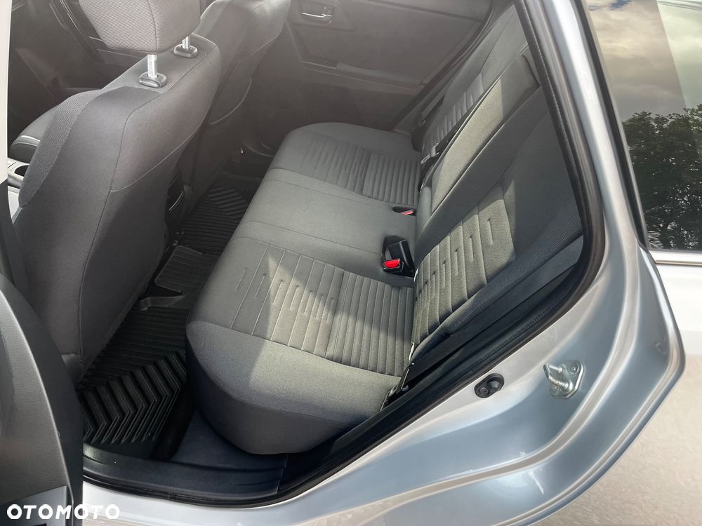 Toyota Auris 1.6 D-4D Comfort - 27
