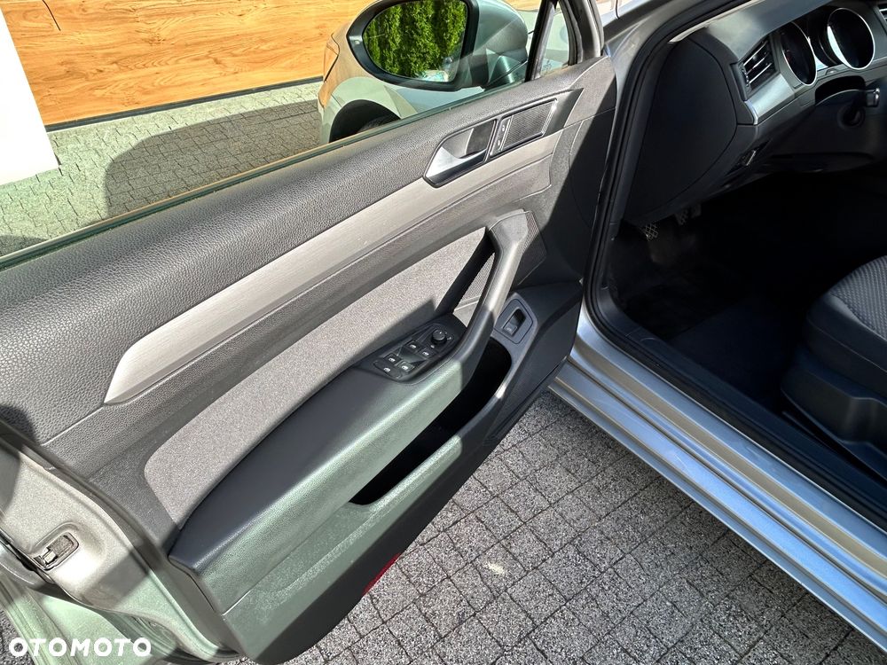 Volkswagen Passat 1.6 TDI BMT Trendline - 14