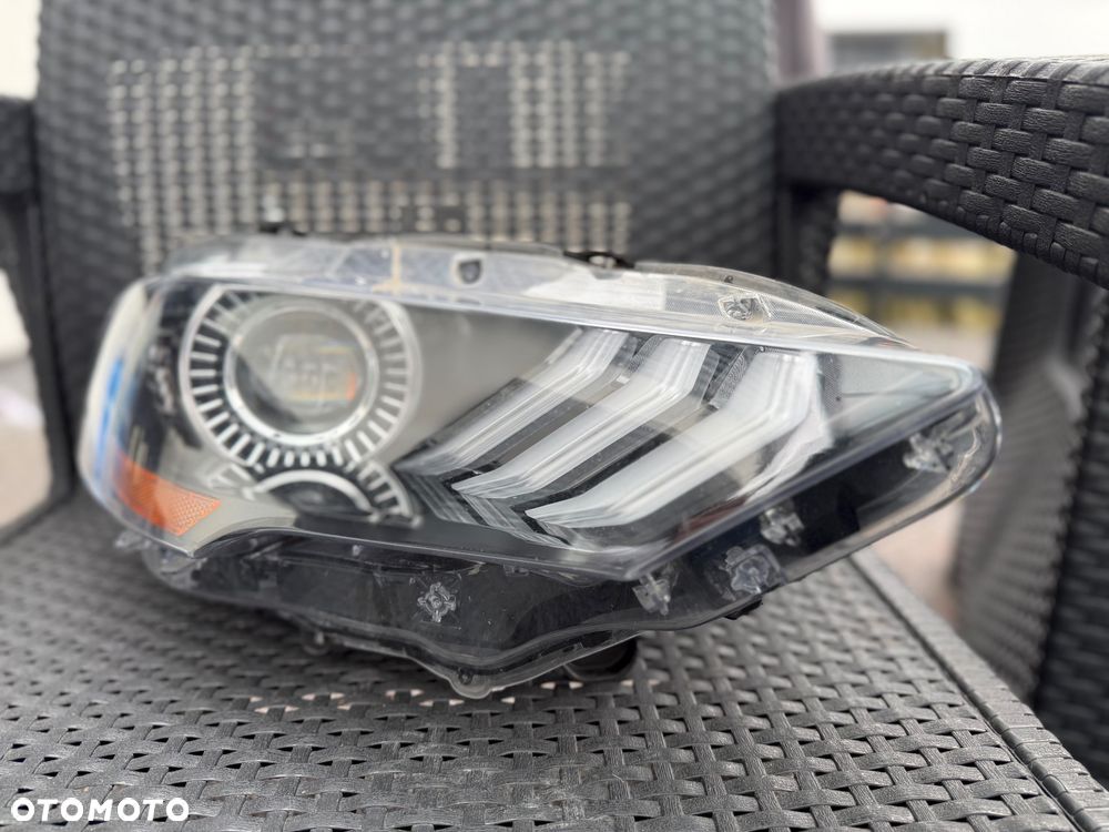 Prawa lampa Ford mustang oryginał - 1