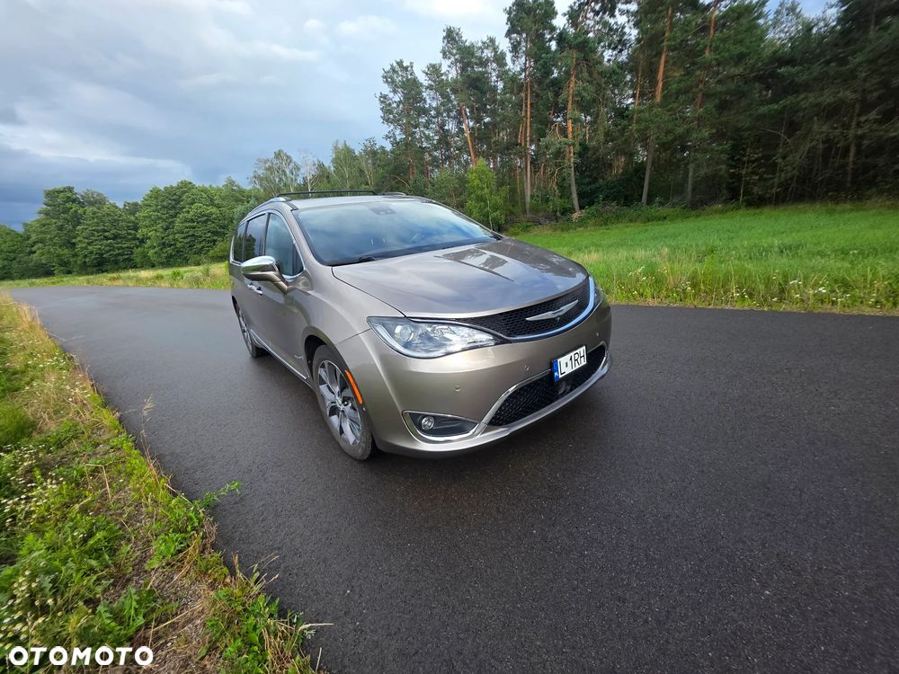 Chrysler Pacifica - 8