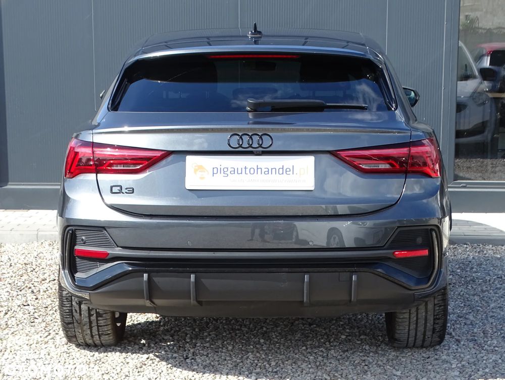 Audi Q3 Sportback - 4