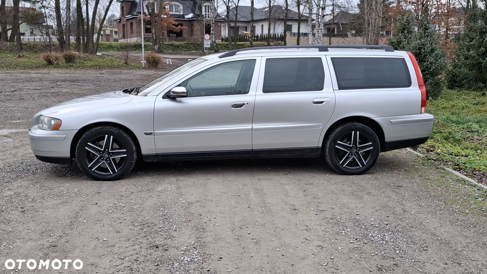 Volvo V70 2.4 Silver Edition - 2