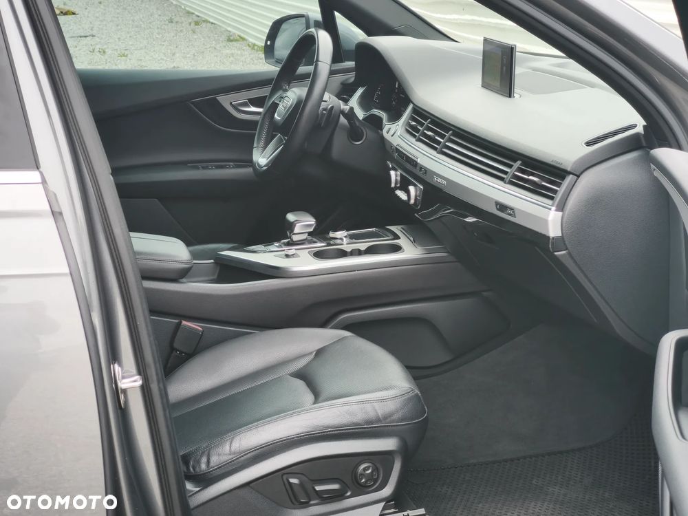 Audi Q7 - 36
