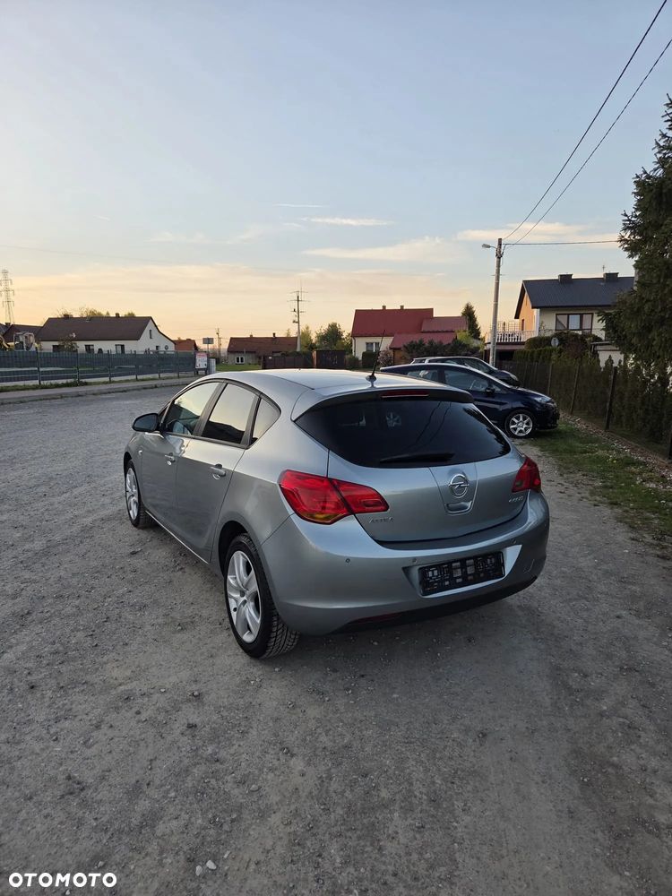 Opel Astra 1.4 ecoFLEX Cosmo - 6