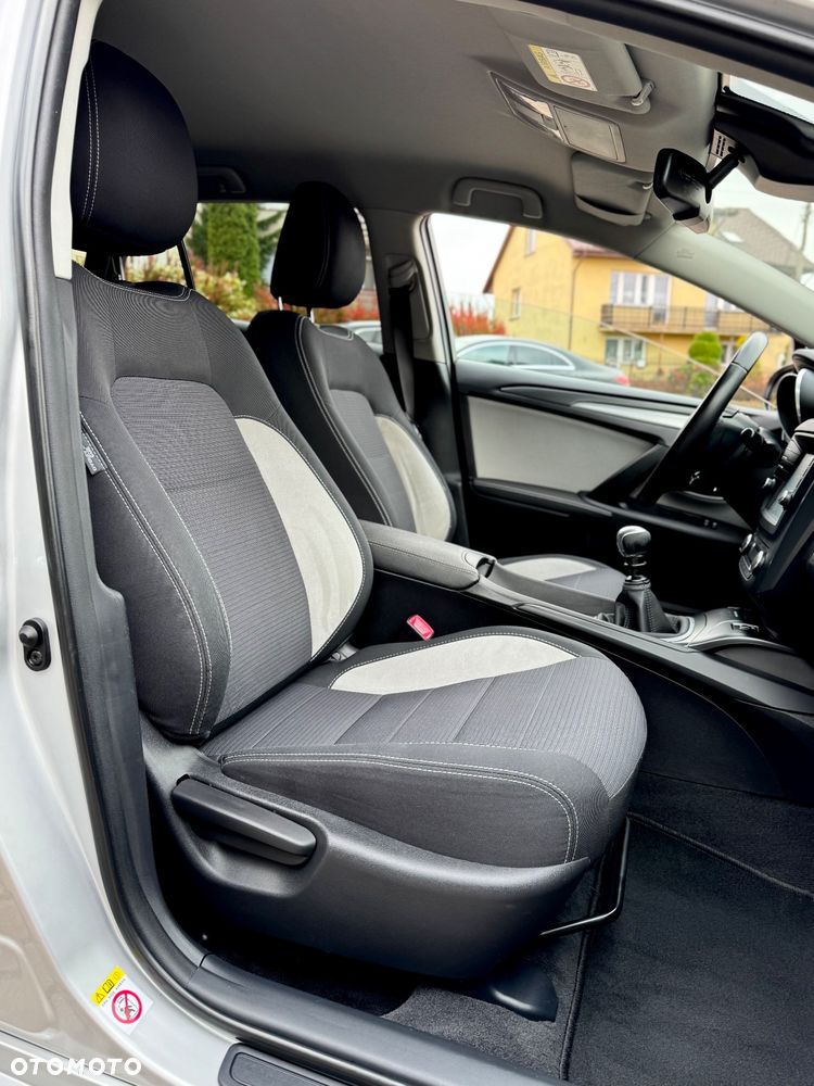 Toyota Avensis - 13