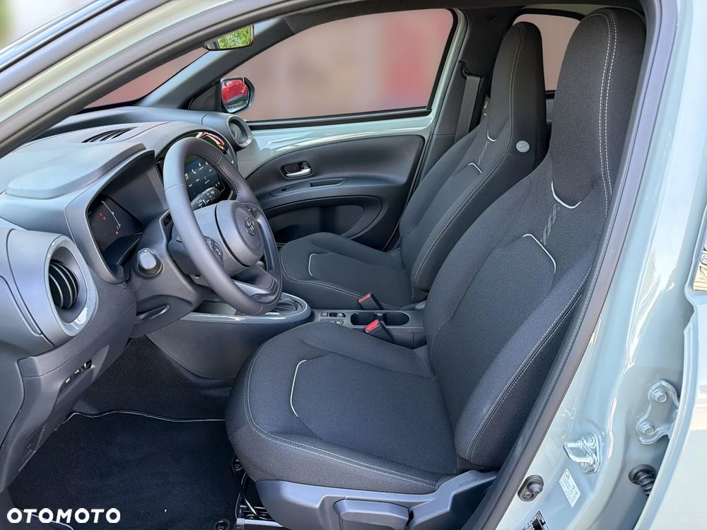 Toyota Aygo X Hybrid 1.5 Style e-CVT - 14