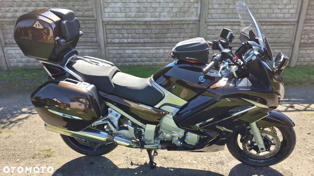 Yamaha FJR - 16