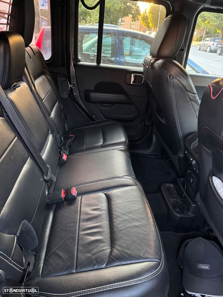 Jeep Wrangler Unlimited 2.2 CRD Sahara AT - 11