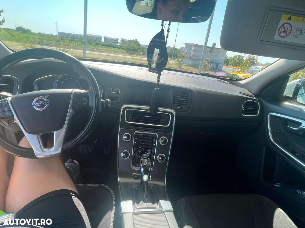 Volvo V60 D5 AWD Kinetic - 11