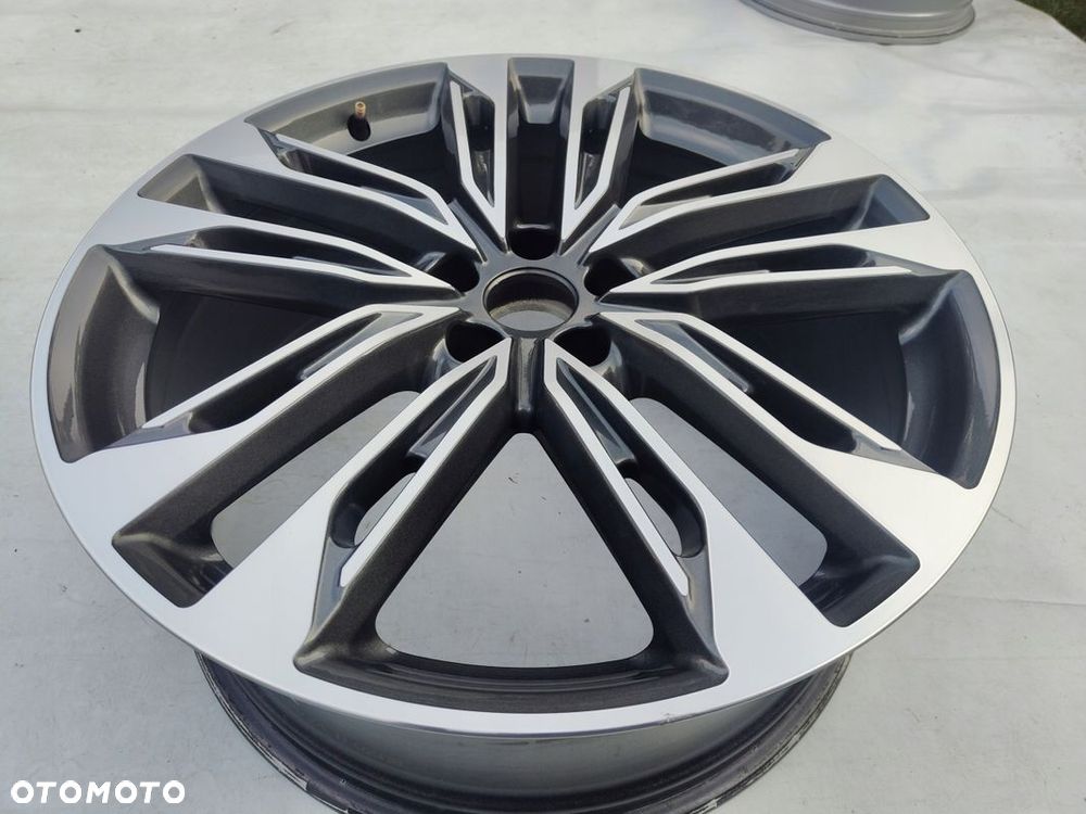 FELGA AUDI A6 C8 S LINE 21 4K0601025BJ ORYGINAŁ JAK NOWA tel.509100323 - 2