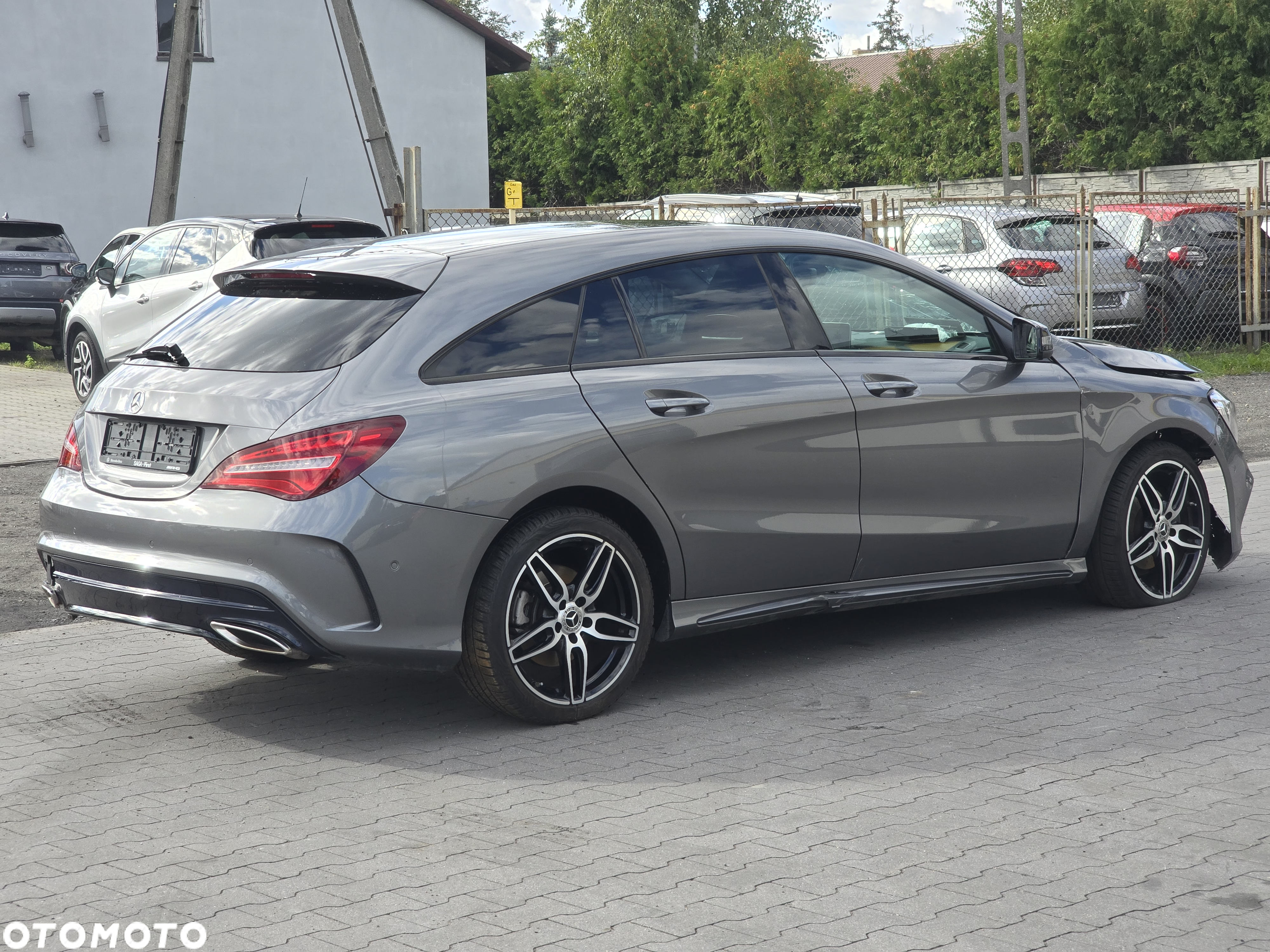 Mercedes-Benz CLA Shooting Brake 180 AMG Line - 3