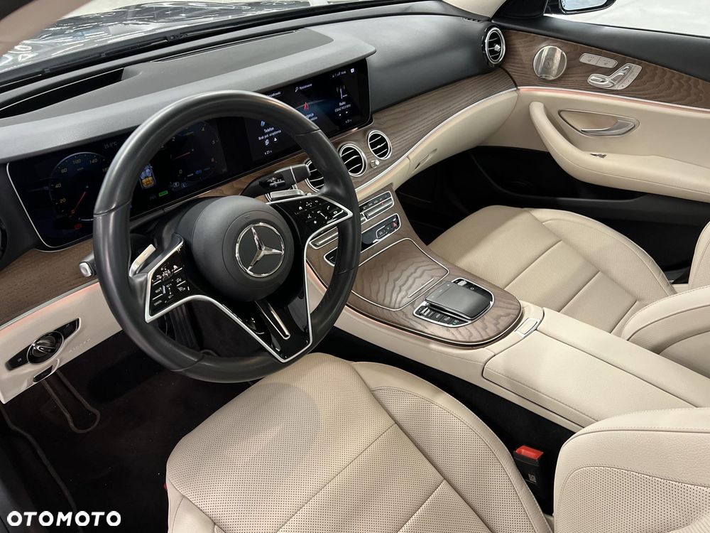 Mercedes-Benz Klasa E - 16