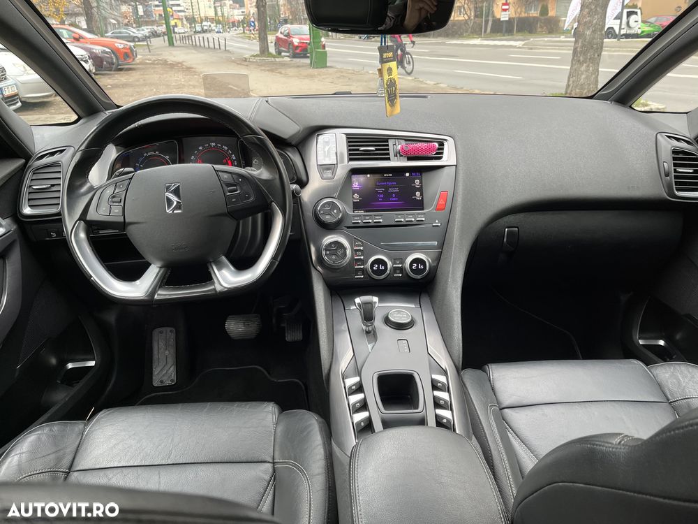 DS Automobiles DS 5 - 12