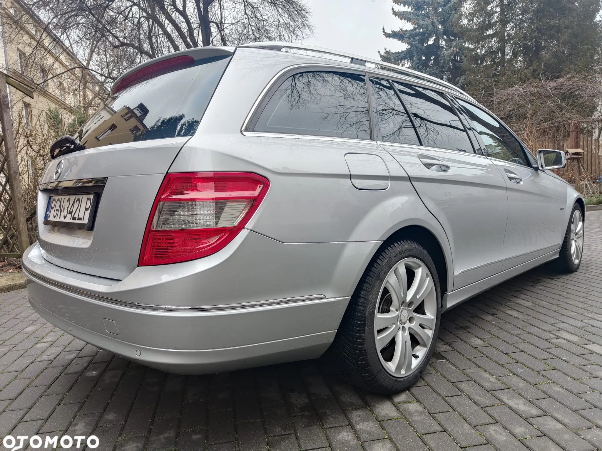 Mercedes-Benz Klasa C 180 T BlueEFFICIENCY 7G-TRONIC Avantgarde - 4
