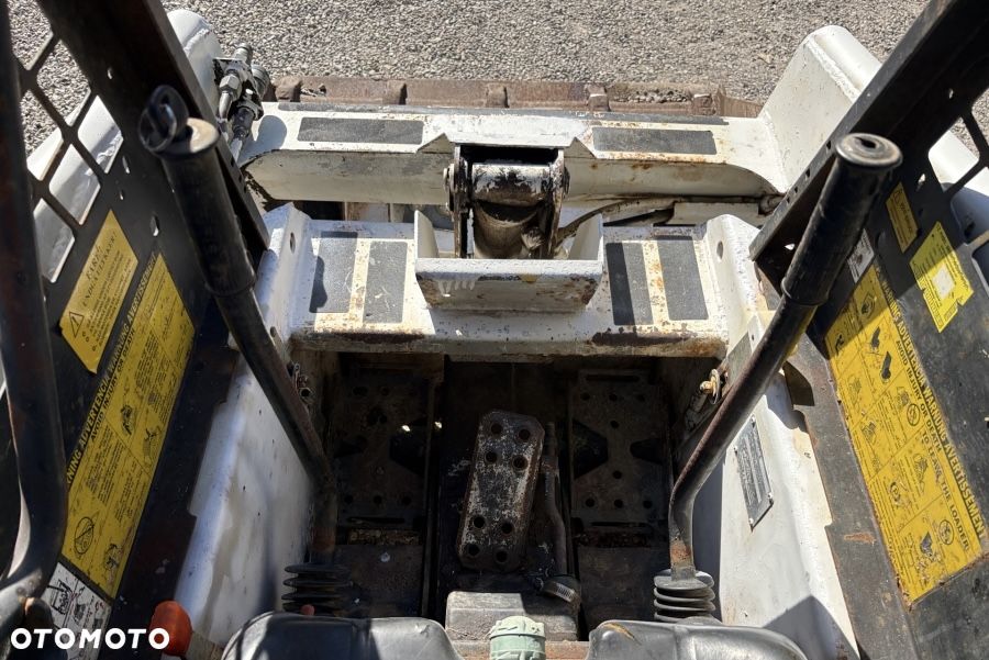Bobcat 443 - 11