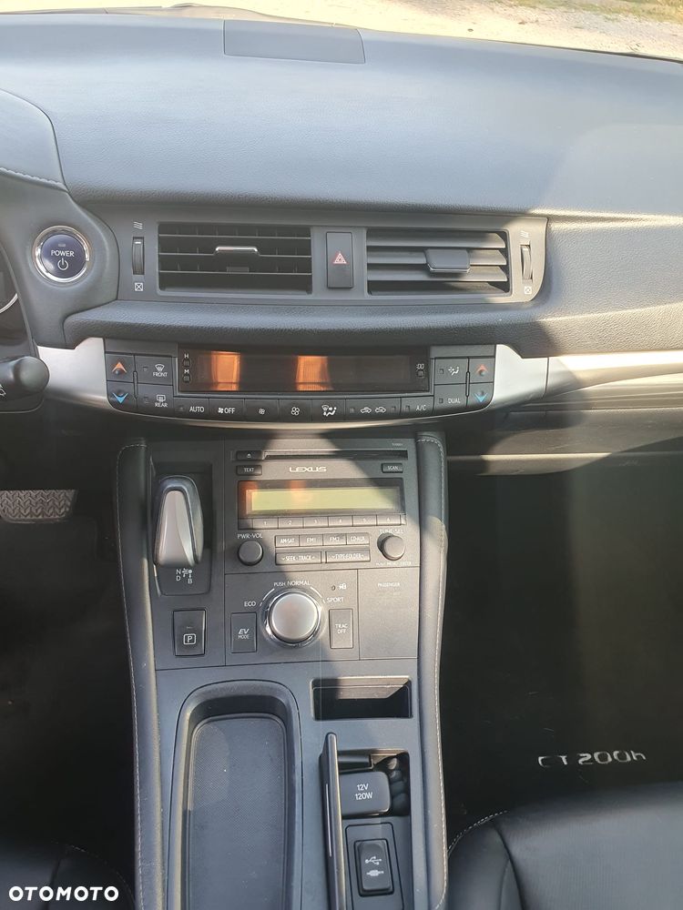 Lexus CT - 17