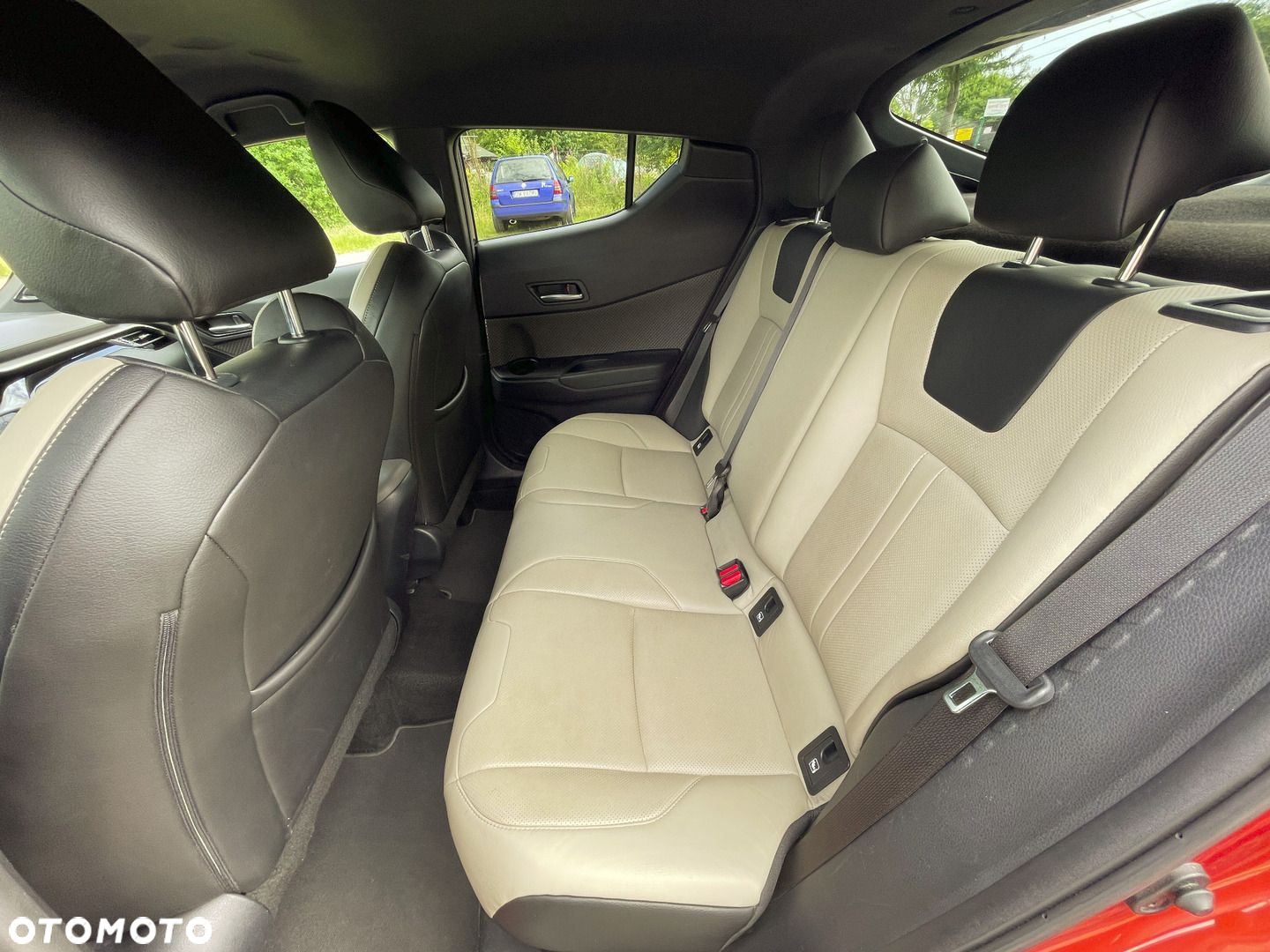 Toyota C-HR - 10