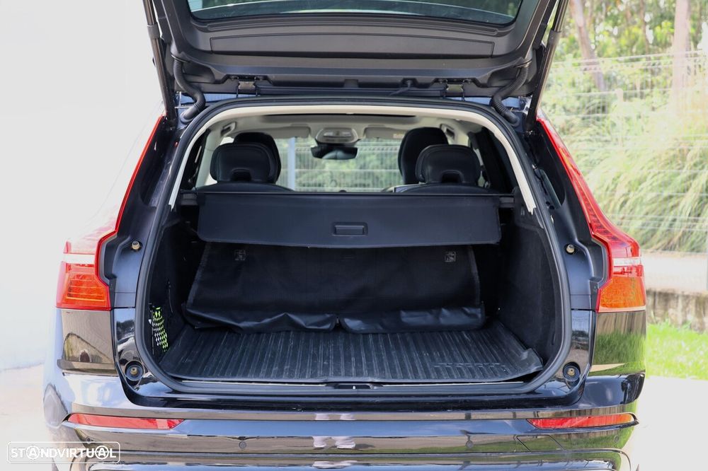 Volvo XC 60 2.0 B4 Plus Bright — fotografia 5