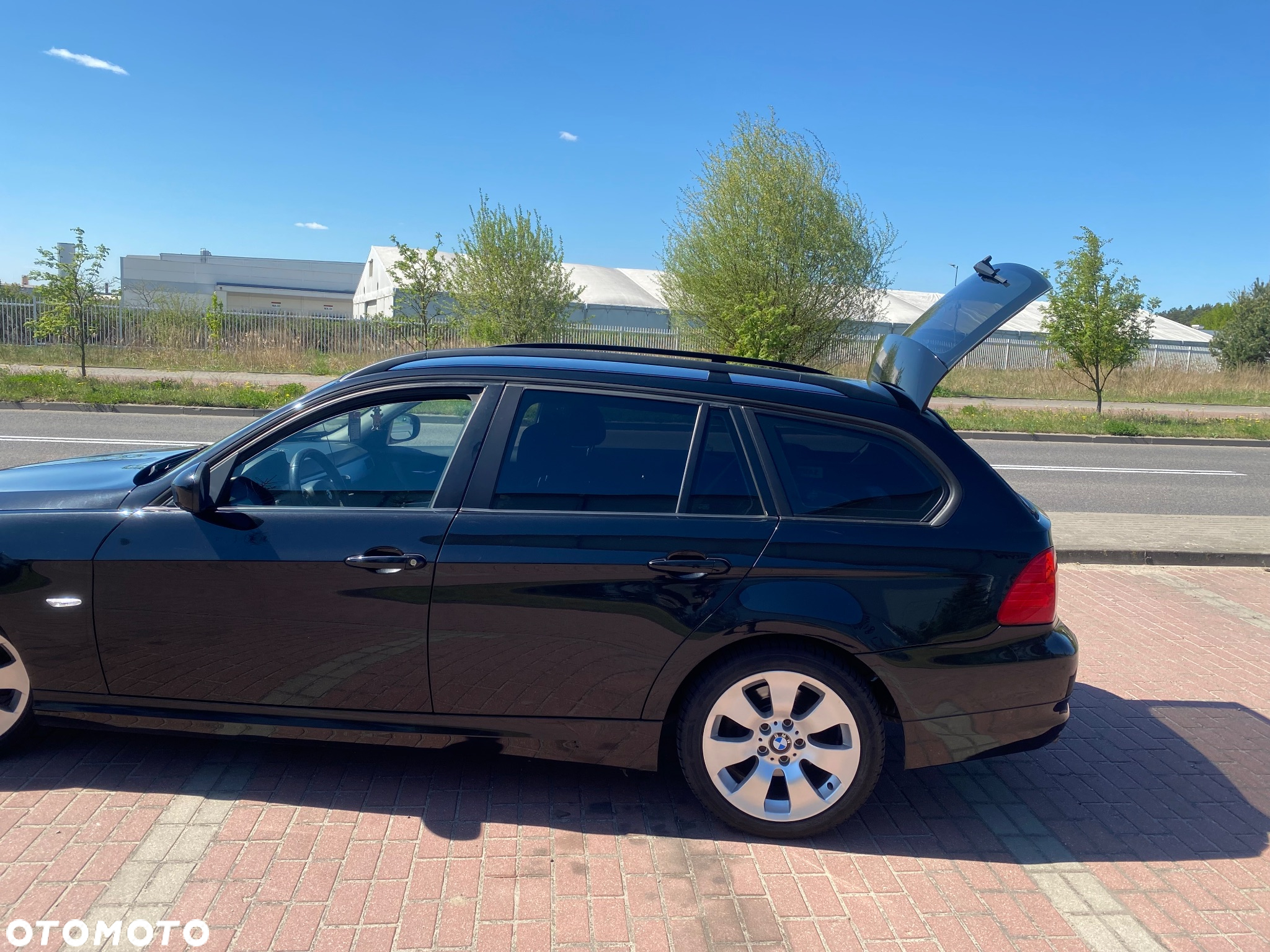 BMW Seria 3 318d DPF Touring - 9
