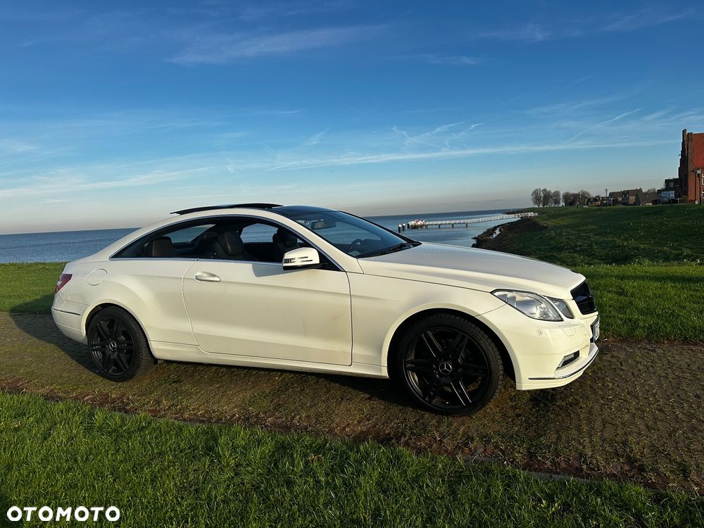 Mercedes-Benz Klasa E 200 CGI BlueEffICIENCY - 12