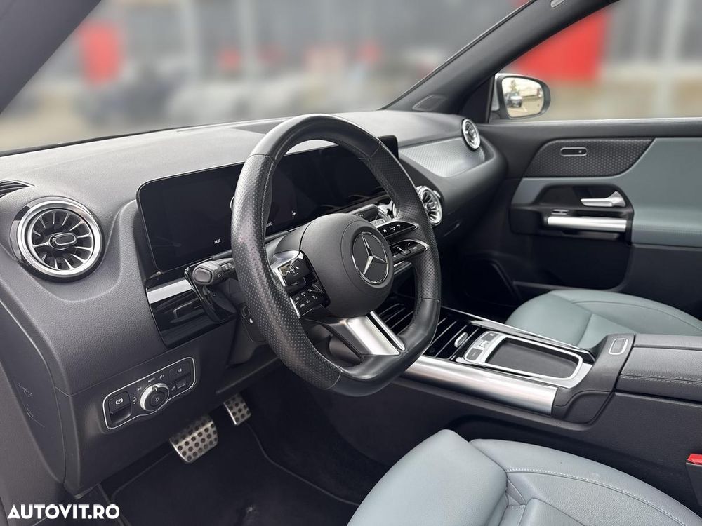 Mercedes-Benz GLA - 11