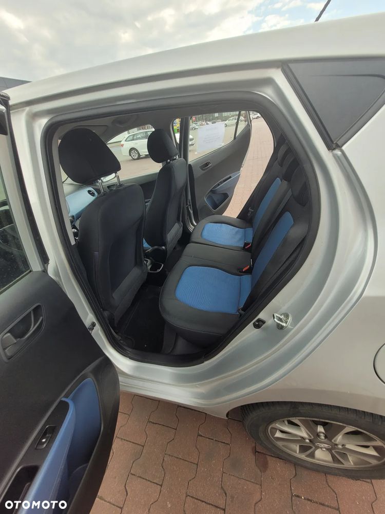 Hyundai i10 1.0 Fifa World Cup Edition - 8