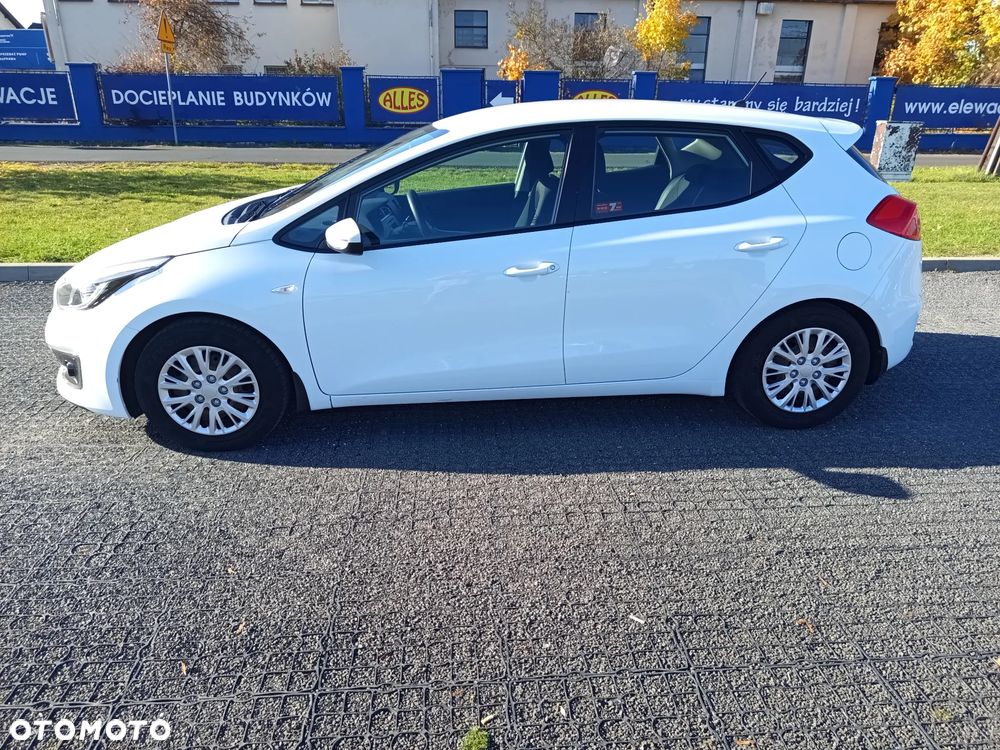 Kia Ceed - 4