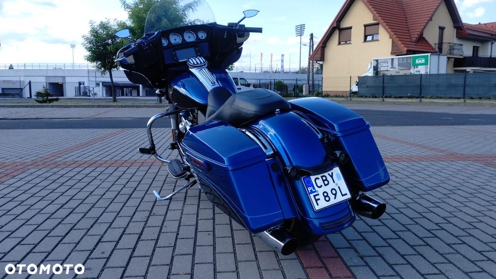 Harley-Davidson CVO Street Glide - 4