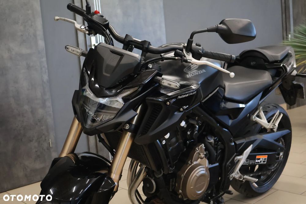 Honda CB - 12