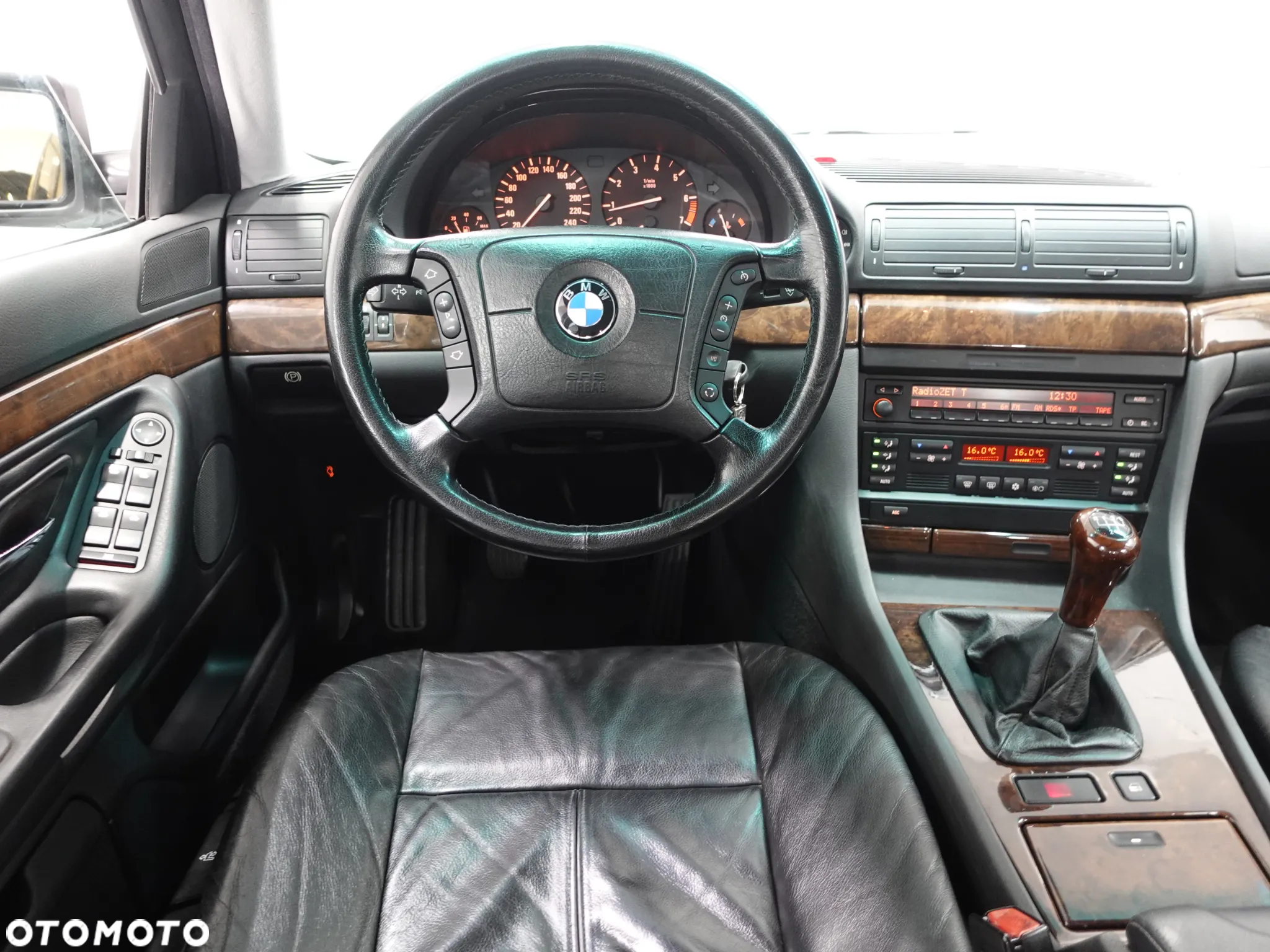 BMW Seria 7 728i - 30