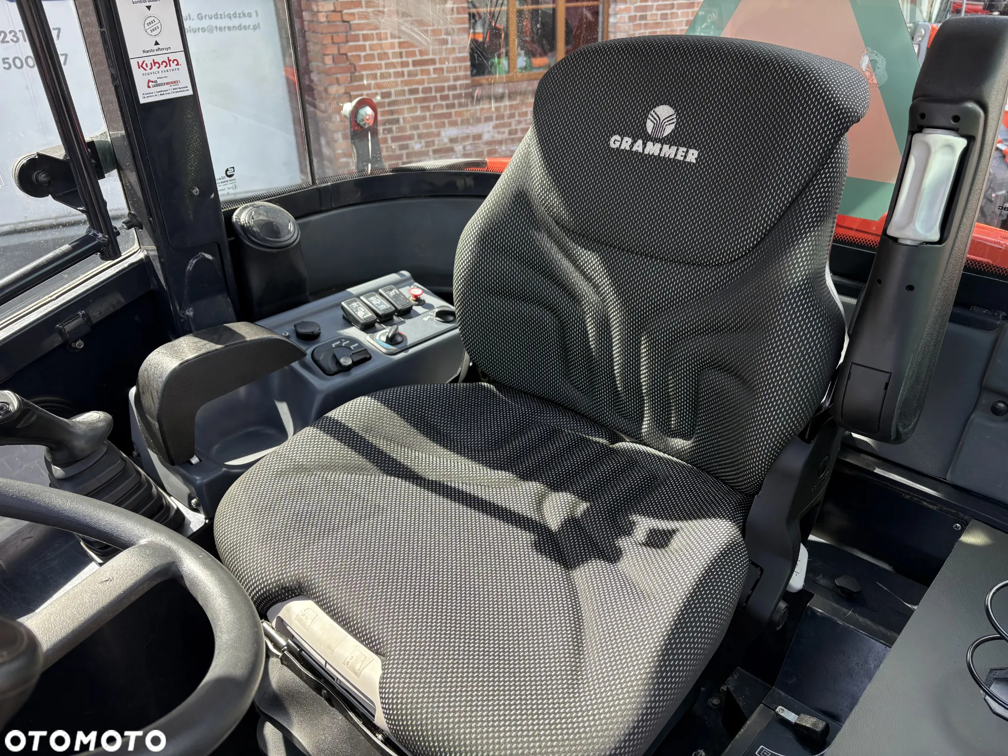 Kubota R082 - 26
