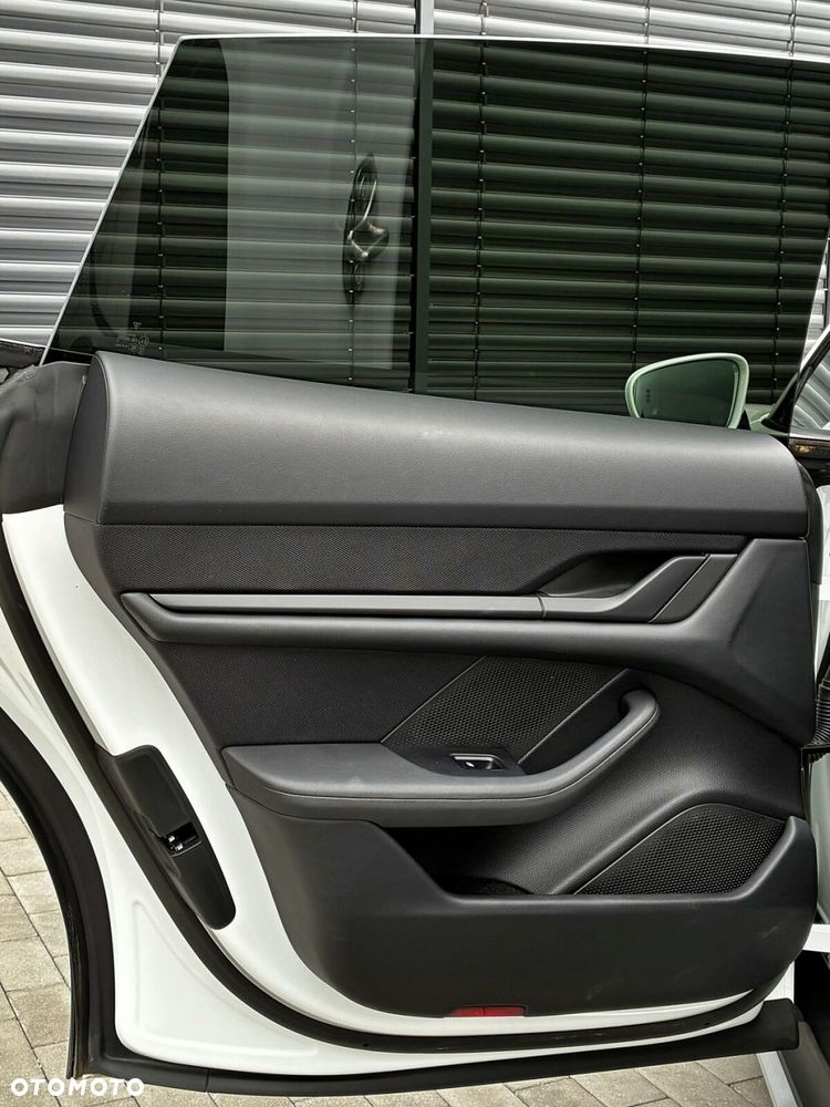 Porsche Taycan - 19