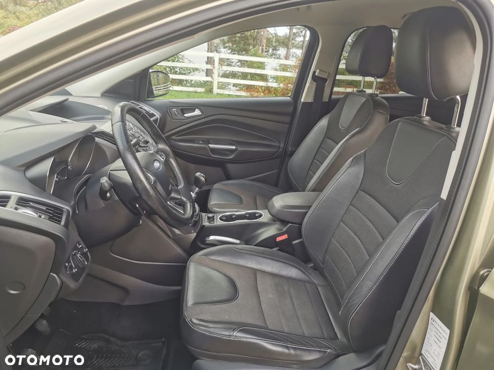 Ford Kuga 1.6 EcoBoost 2x4 Titanium - 10