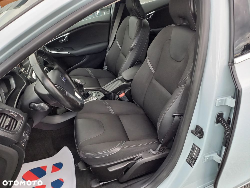 Volvo V40 D3 Momentum - 20