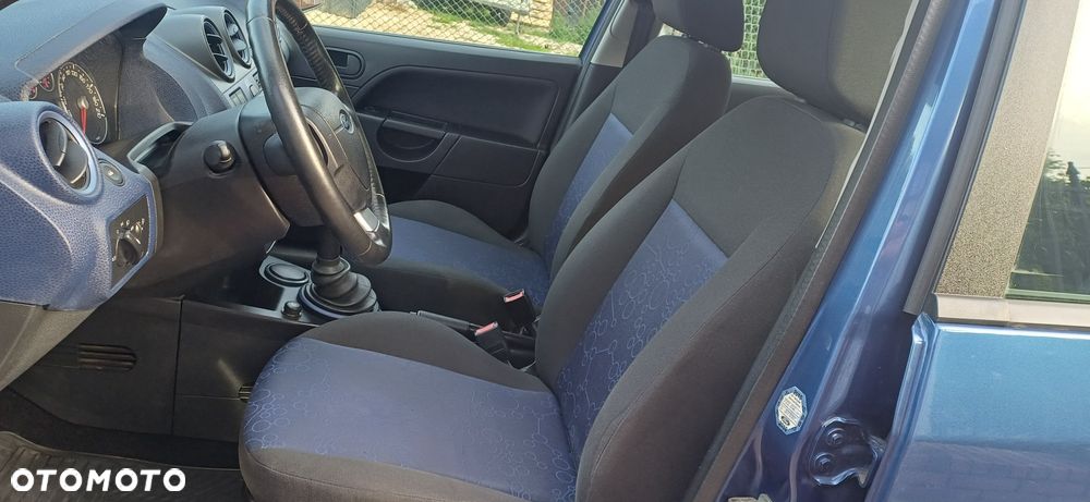 Ford Fiesta - 8