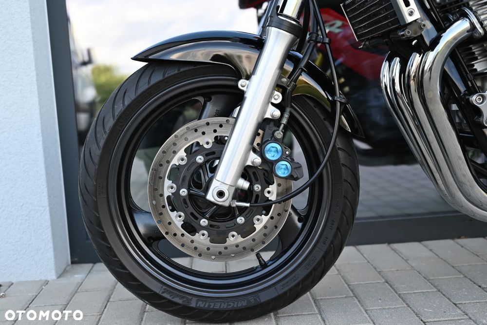 Yamaha XJR - 8