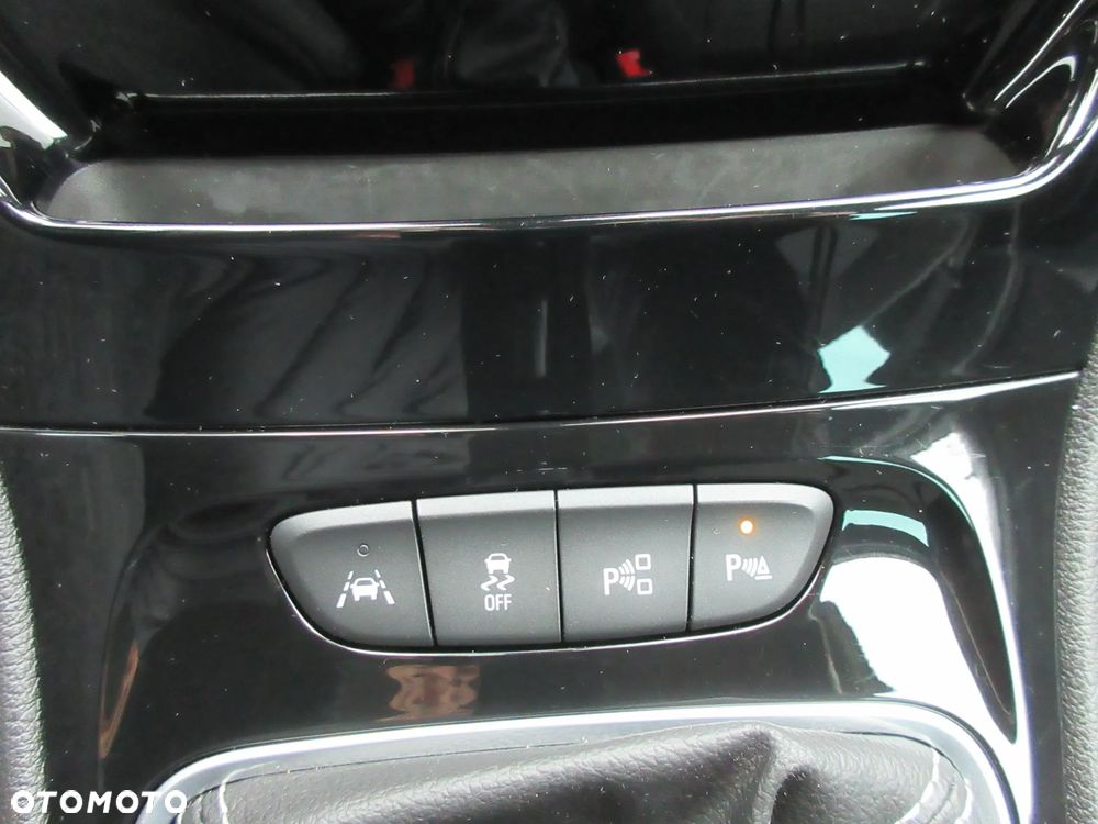 Opel Astra 1.4 Turbo Innovation - 23