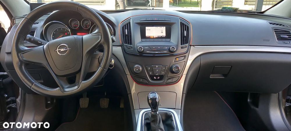 Opel Insignia 1.8 - 10