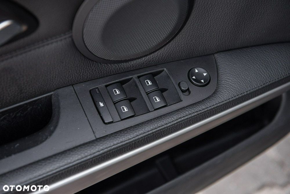 BMW Seria 3 320d - 22