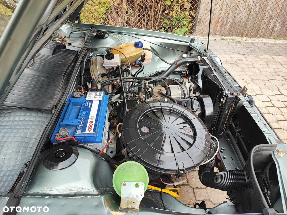 Volkswagen Passat 1.6 C - 27