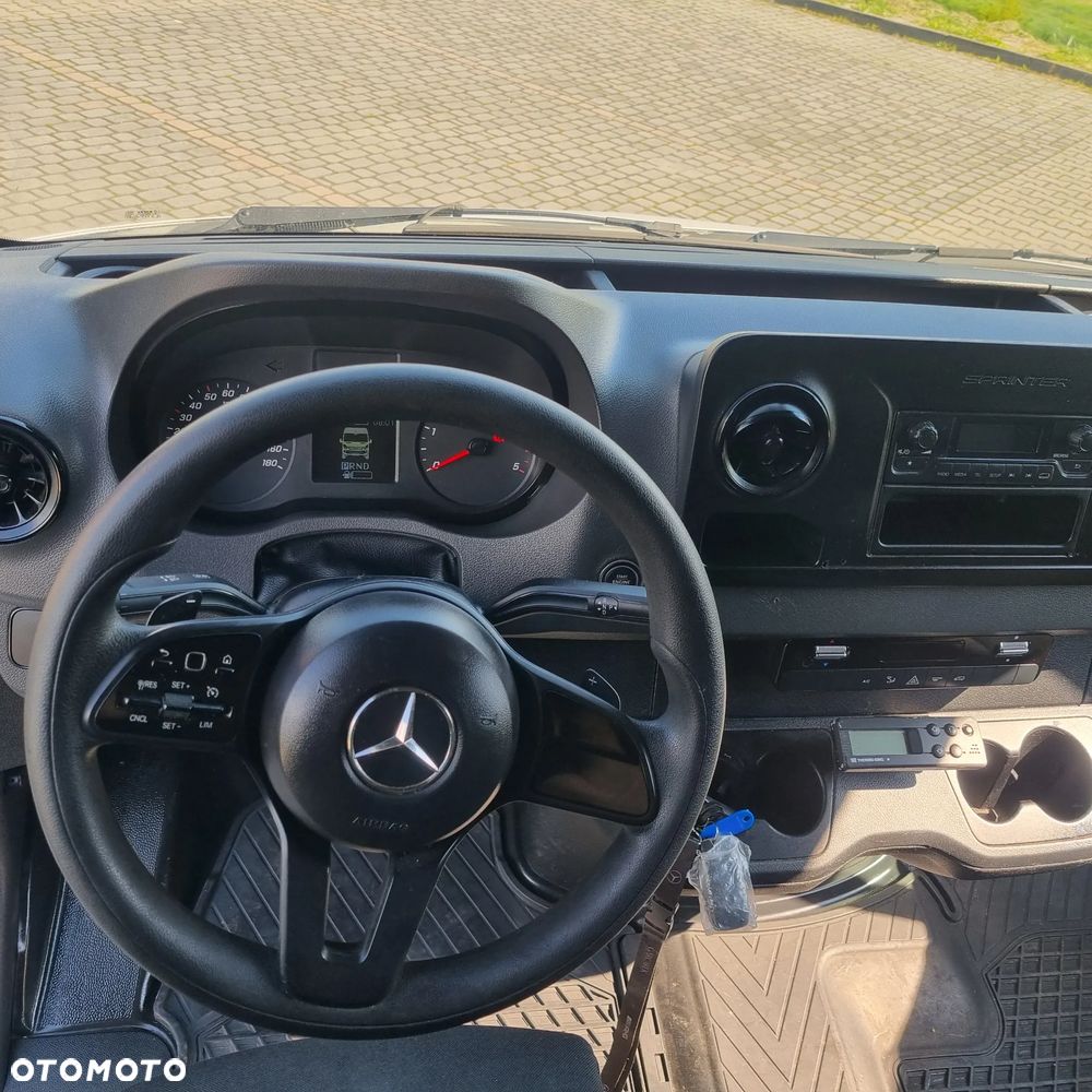 Mercedes-Benz Sprinter - 17