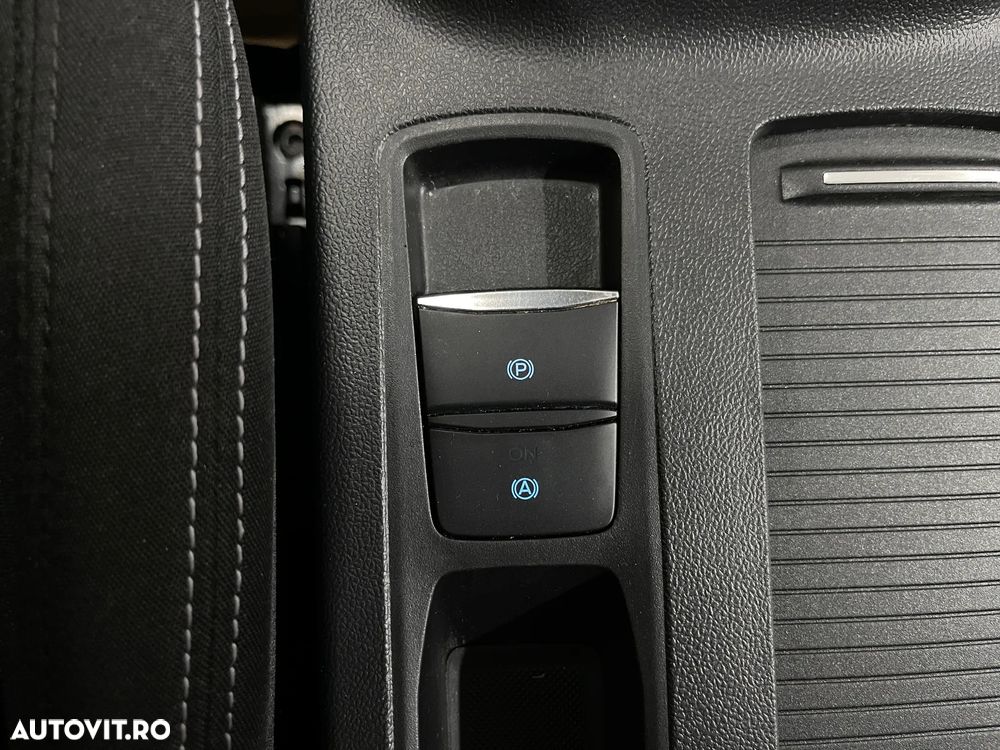 Ford Focus 1.0 EcoBoost Titanium - 25