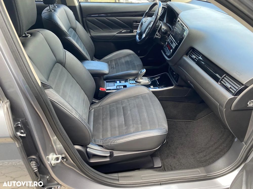 Mitsubishi Outlander - 27