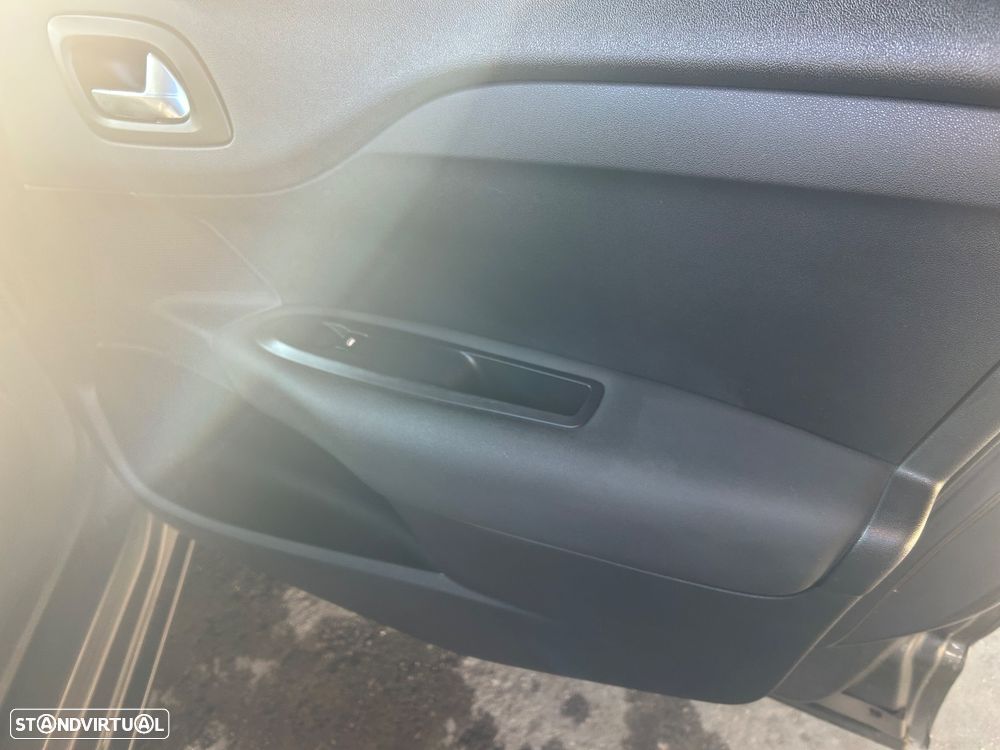 Citroën C4 1.2 PureTech Live - 38