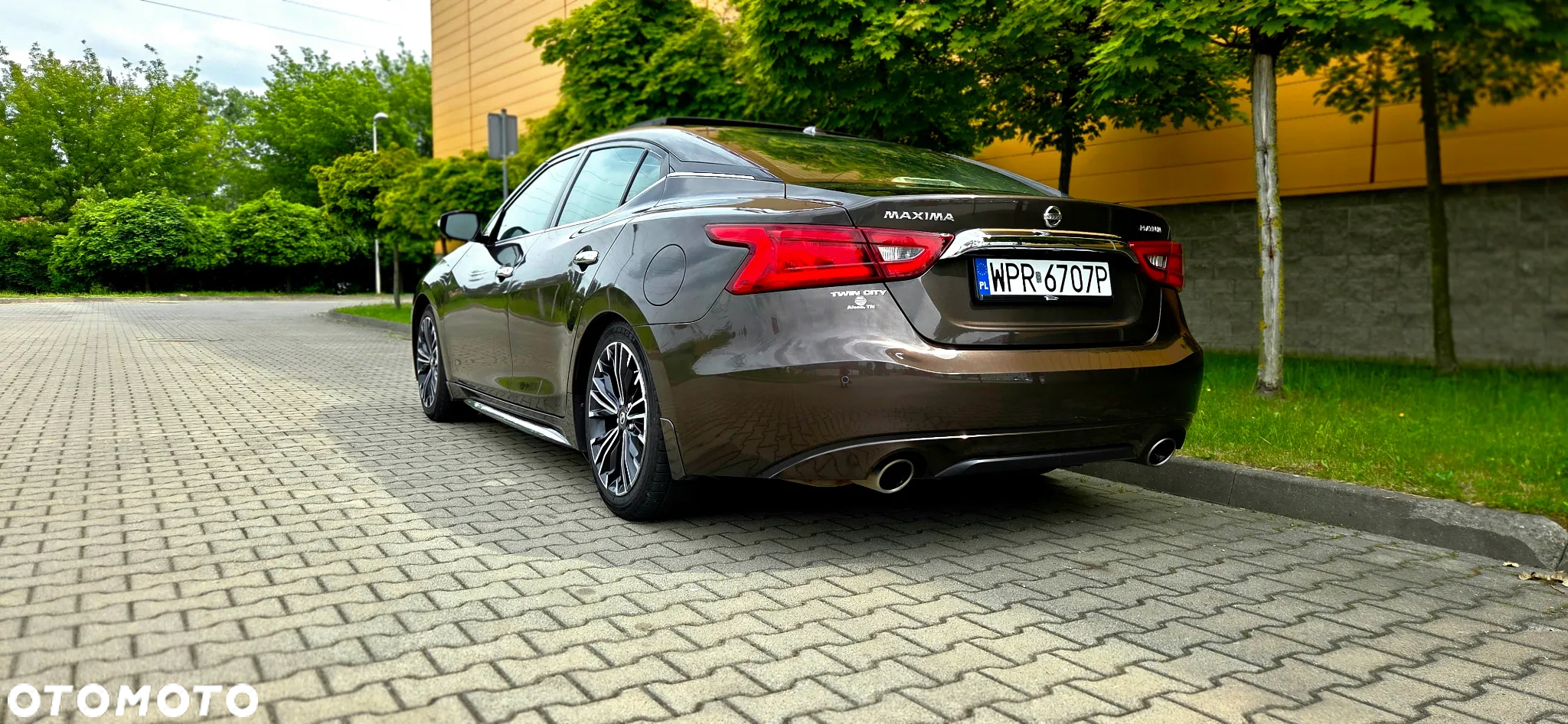 Nissan Maxima - 11