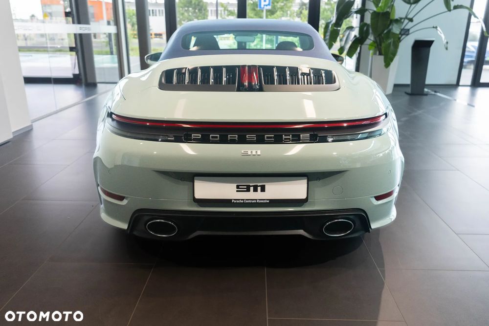 Porsche 911 Carrera 4S - 7