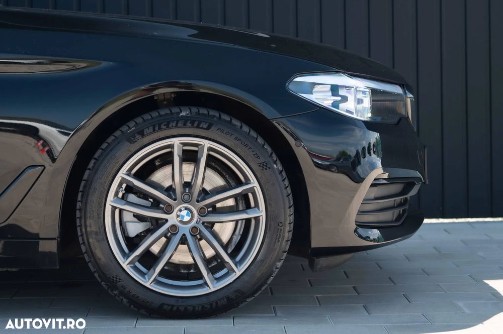 BMW Seria 5 520d xDrive AT - 26