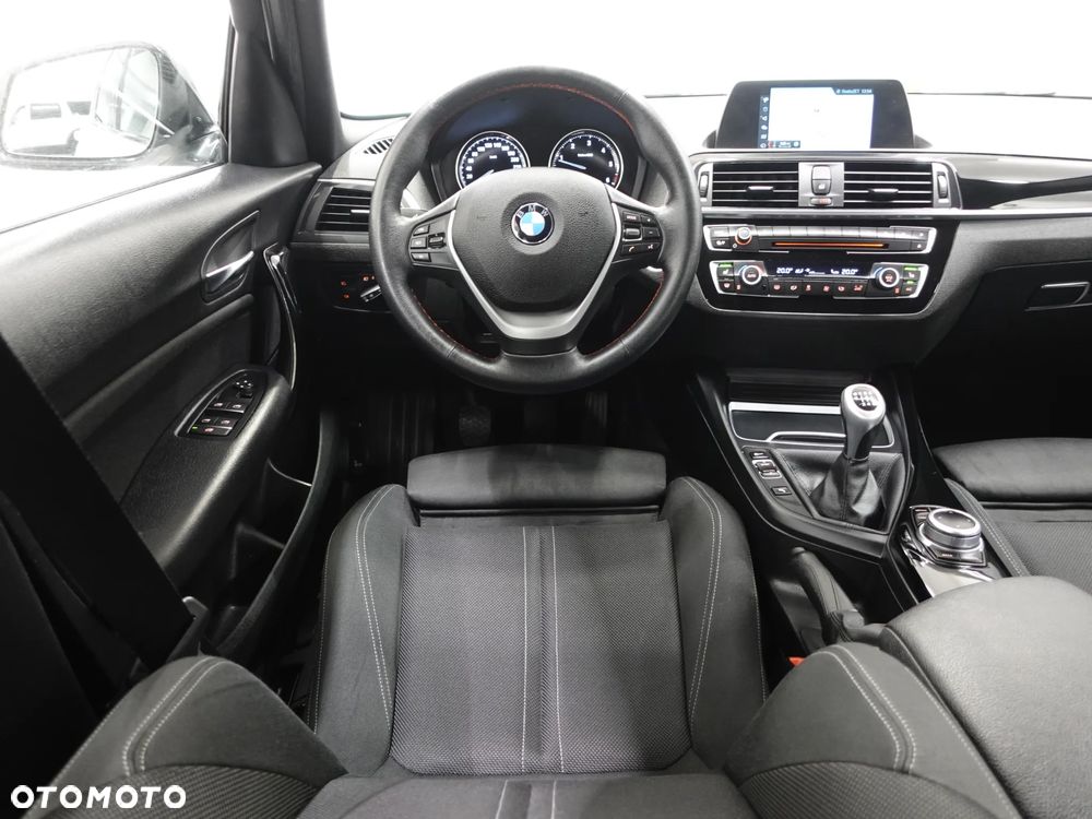 BMW Seria 1 118d xDrive Edition Metropolitan - 27